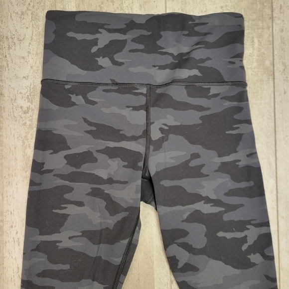 Athleta Women's Elation Camo 7/8 Tight Size Small - Picture 6 of 11